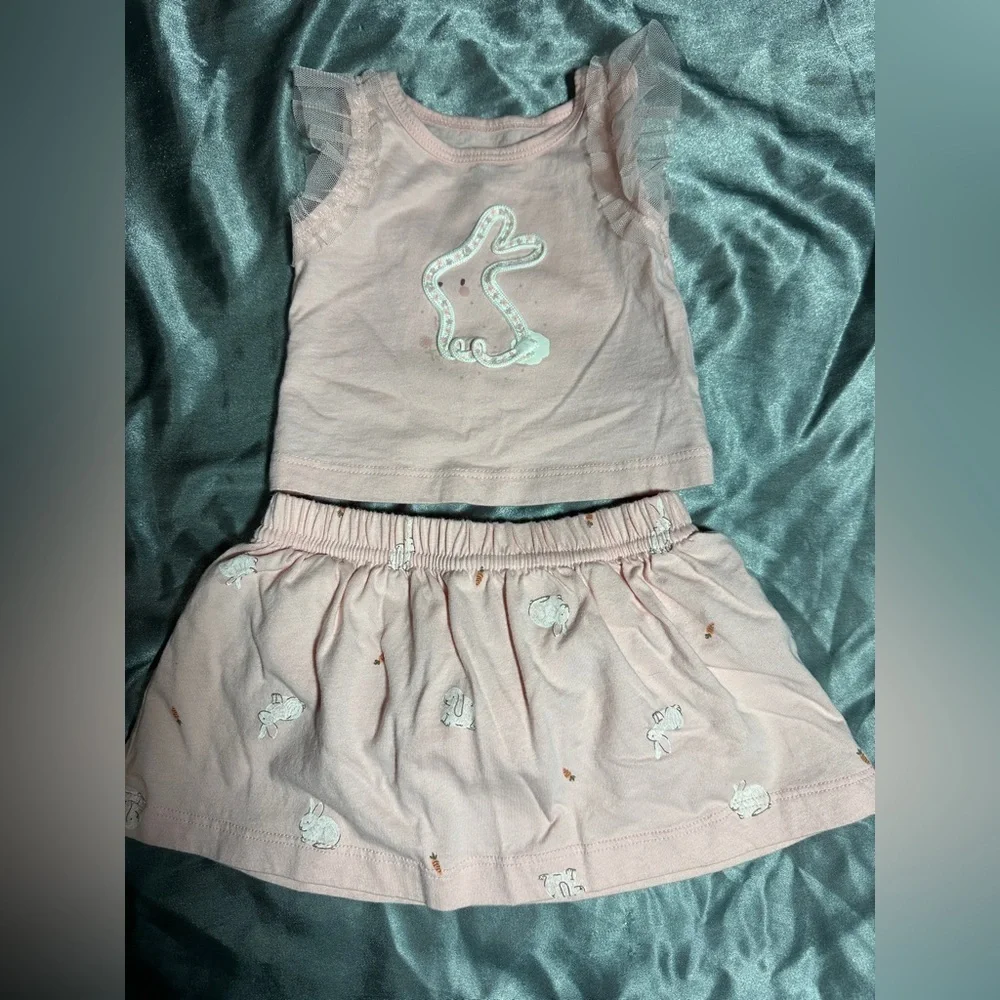 Carter Cute Bunny Top and Skort Size 3 months. Festive Easter Bunny - Picture 2 of 7